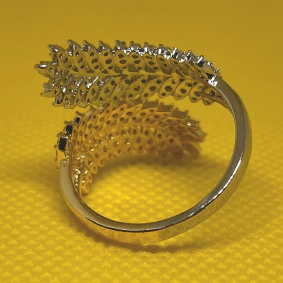 ✨🍂LEAF RING🍂✨ - Picture 2 of 2